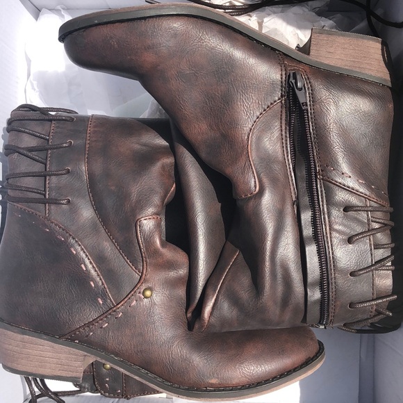 Salene back lace up boot - Picture 4 of 4